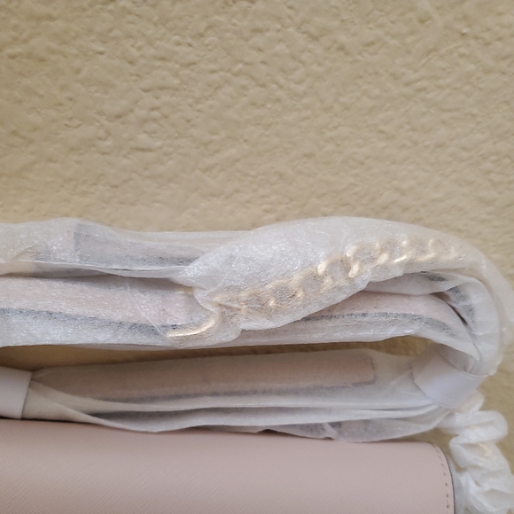 Michael kors Saffiano leather crossbody - Picture 4 of 10